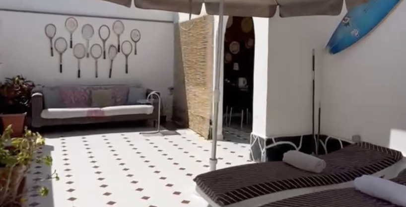 Unique Opportunity in Playa del Inglés – House with Terrace and Garage